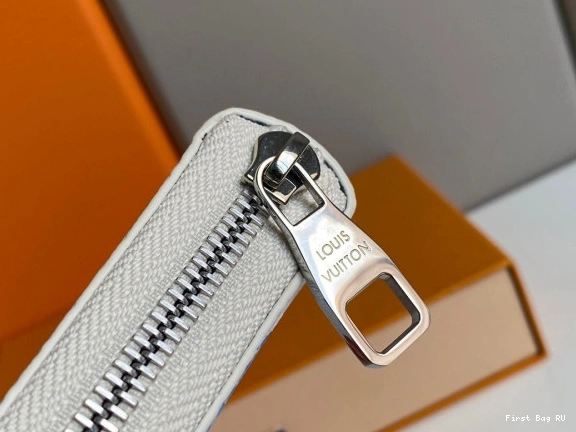 First bag ru VUITTON LOUIS WALLET ZIPPY 0731